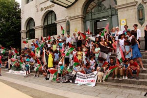 niños y niñas saharauies en la concentracion de cantabria
